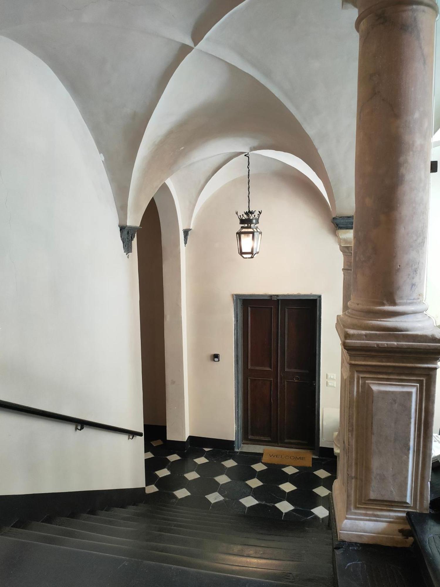 Rooms Ponte Calvi Генуя Экстерьер фото