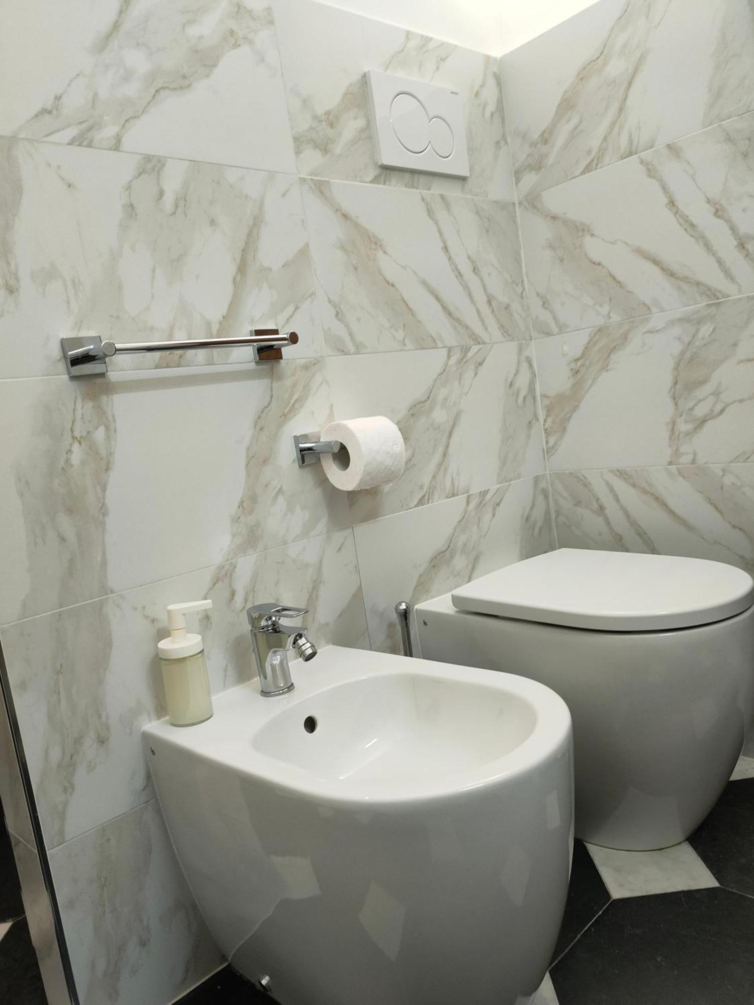 Rooms Ponte Calvi Генуя Экстерьер фото